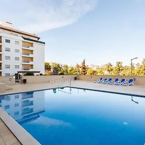 Apartamento James's Quinta Palmeiras, Spacious 2 Bedroom In Luxury Complex, Walking Distance To Town And, Lagos